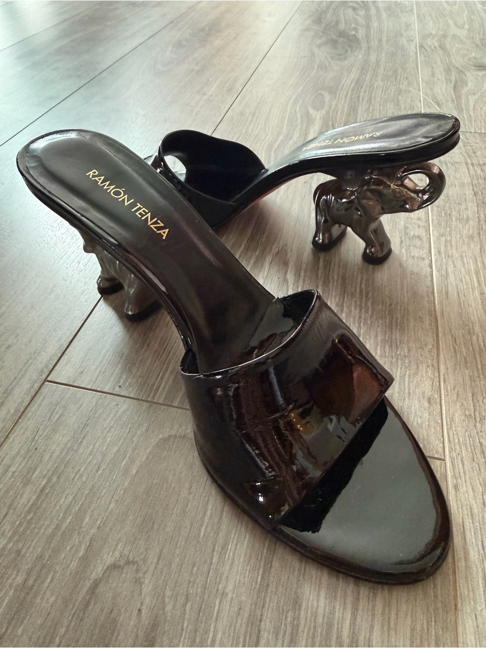 Ramon Tenza Glossy Black Patent Mule Sandals with Elephant Sculpted Heel Sz 9.5